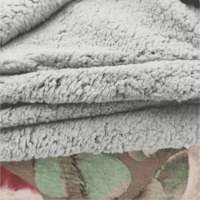 matilde-coperta-matrimoniale-pile-sherpa-agnellata-stampa-digitale-hd-alta-definizione-fiori-rose-vintage-shabby-chic-dettaglio-sherpa