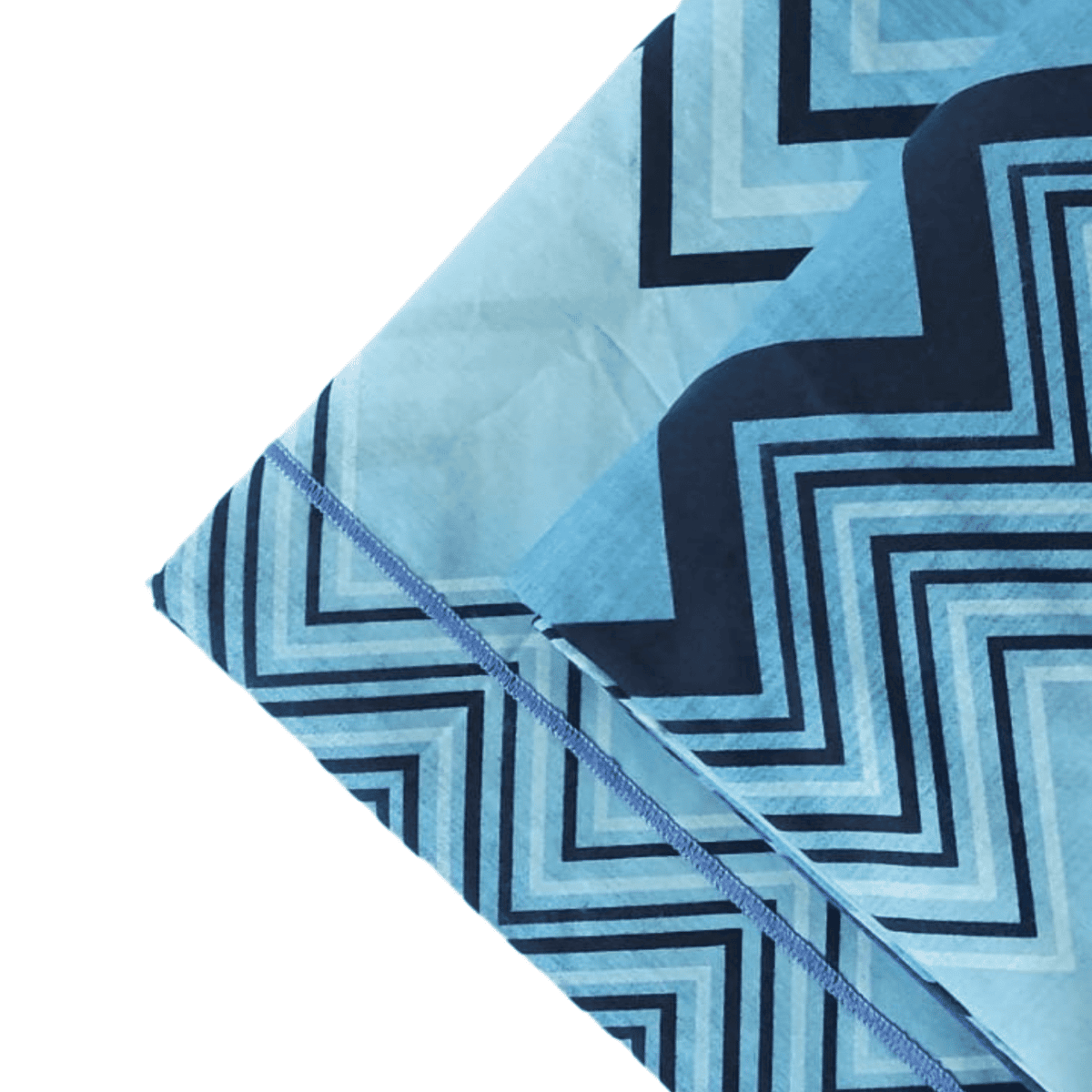 rio-blu-completo-lenzuola-puro-cotone-made-in-italy-quadrifoglio-blu-azzurro-celeste-sfumato-zig-zag-chevron-geometrico-moderno-dettaglio
