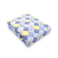 illusione-azzurro-copriletto-trapuntato-boutis-rombi-geometrico-blu-giallo-bianco-microfibra-primaverile-estivo-fold