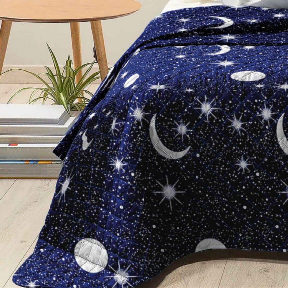 copriletto-bea-cielo-stellato-blu-luna-stelle-notte-primaverile-estivo-microfibra-100-grammi-made-in-italy-dettaglio