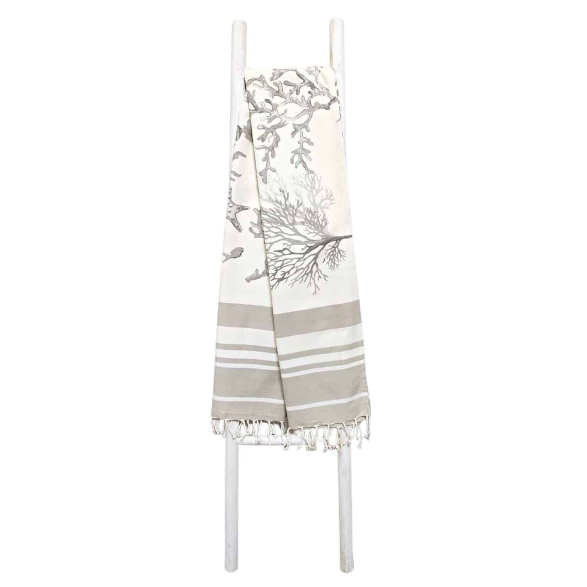 telo-mare-fouta-corallo-sabbia-frange-100-cotone-artigianale-piegato-scala