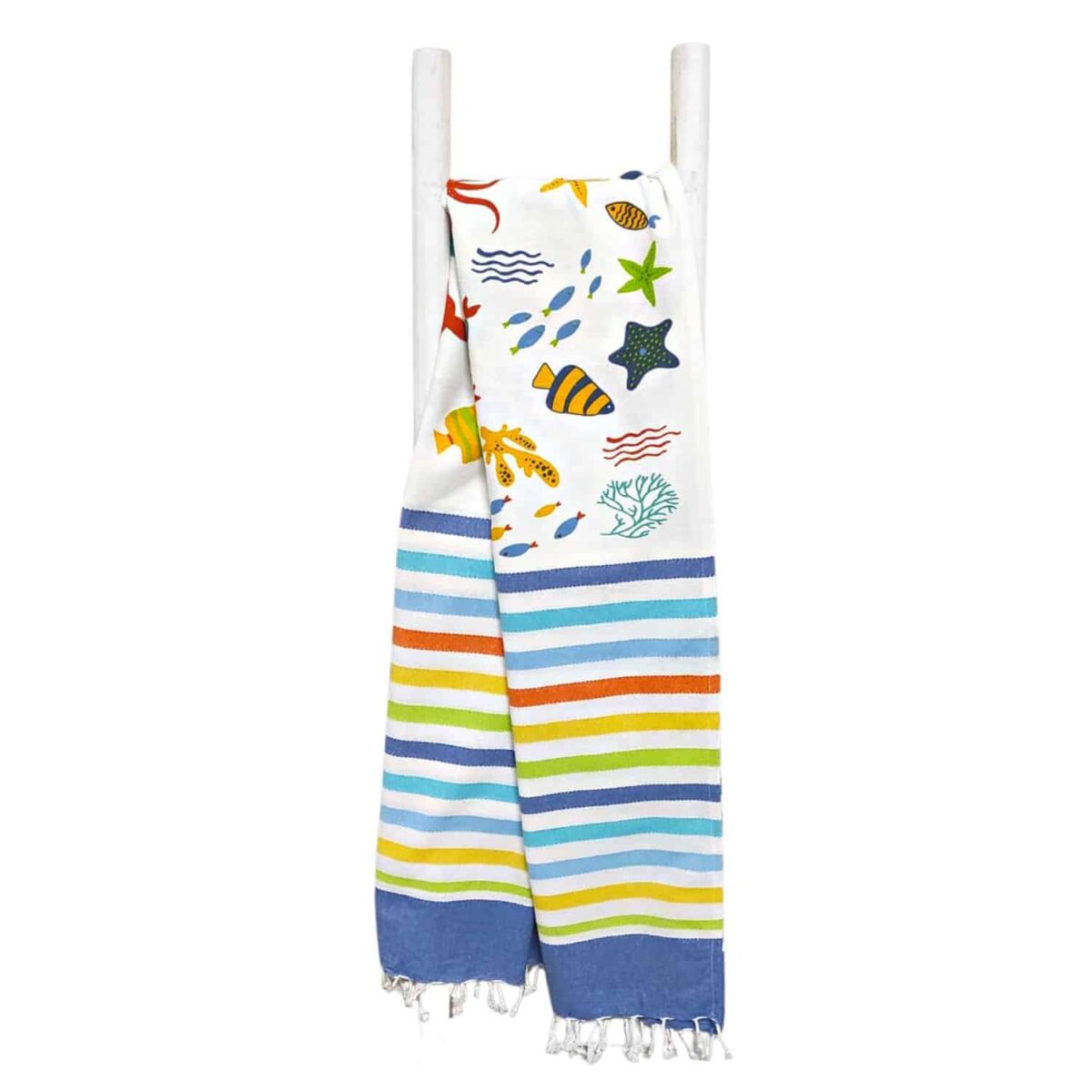 telo-mare-fouta-delfini-colorati-frange-100-cotone-artigianale-piegato-scala