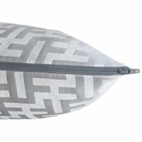 cuscini-arredo-fashion-50x50-cotone-geometrico-labirinto-lucido-grigio-perla-imbottito-cerniera