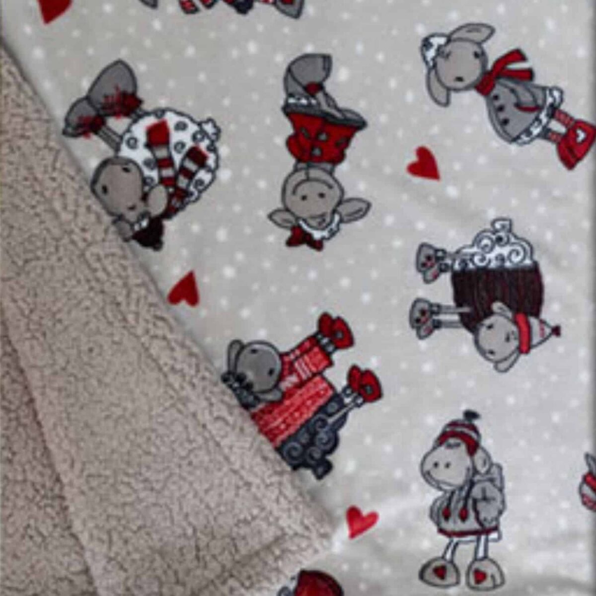 https://marescahome.com/wp-admin/post.php?post=41995&action=edit&classic-editor#:~:text=DETTAGLI%20ALLEGATO-,pecorelle%2Dcoperta%2Dsherpa%2Dplaid%2Dsingolo%2Dmatrimoniale%2Dfantasia%2Dpecorelle%2Ddettaglio1,-.jpg