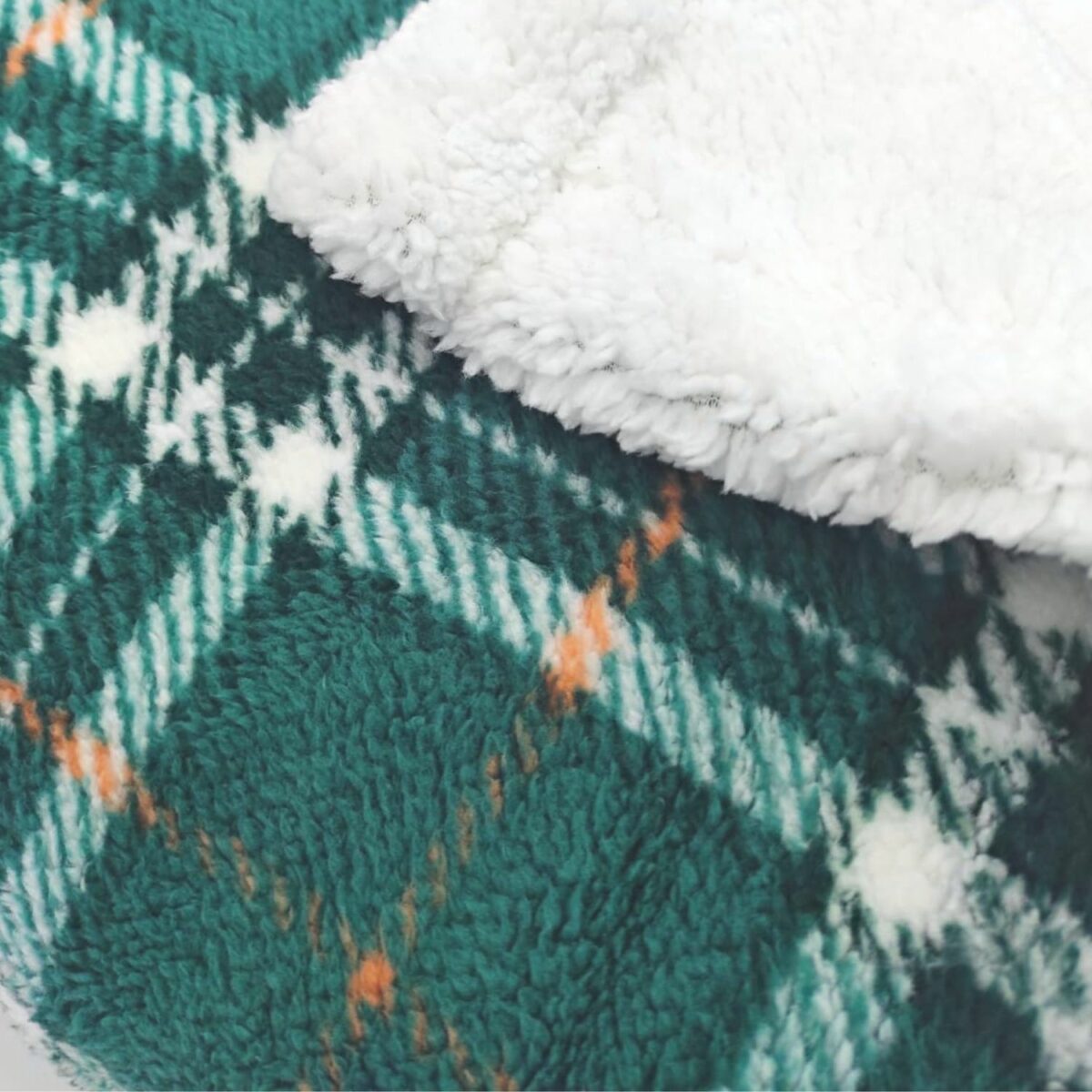 coperta-amburgo-verde-scozzese-sherpa-calda-morbida-invernale-dettaglio-sherpa