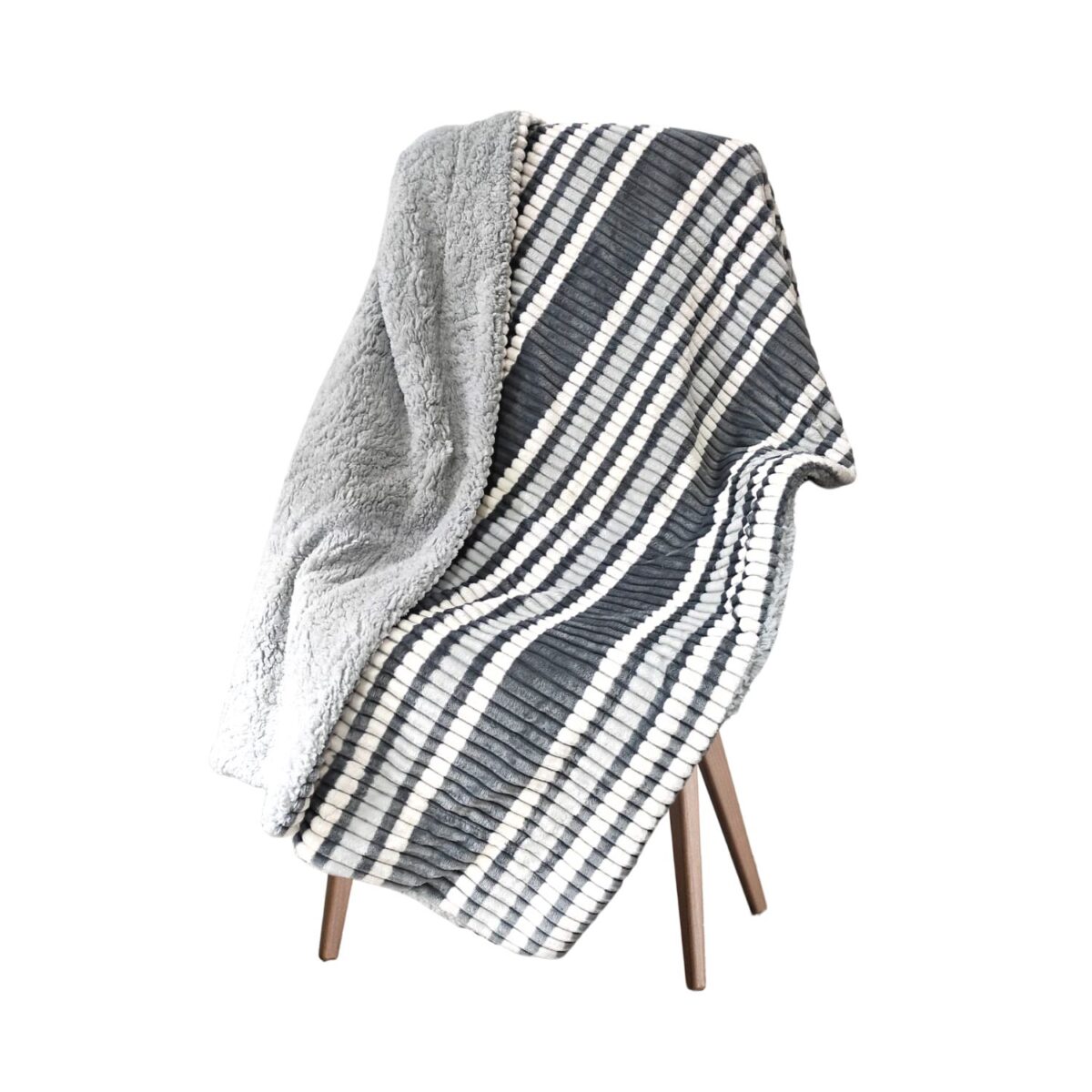 coperta-traverso-grigio-quadrettoni-calda-morbida.invernale-con-sherpa-aperta