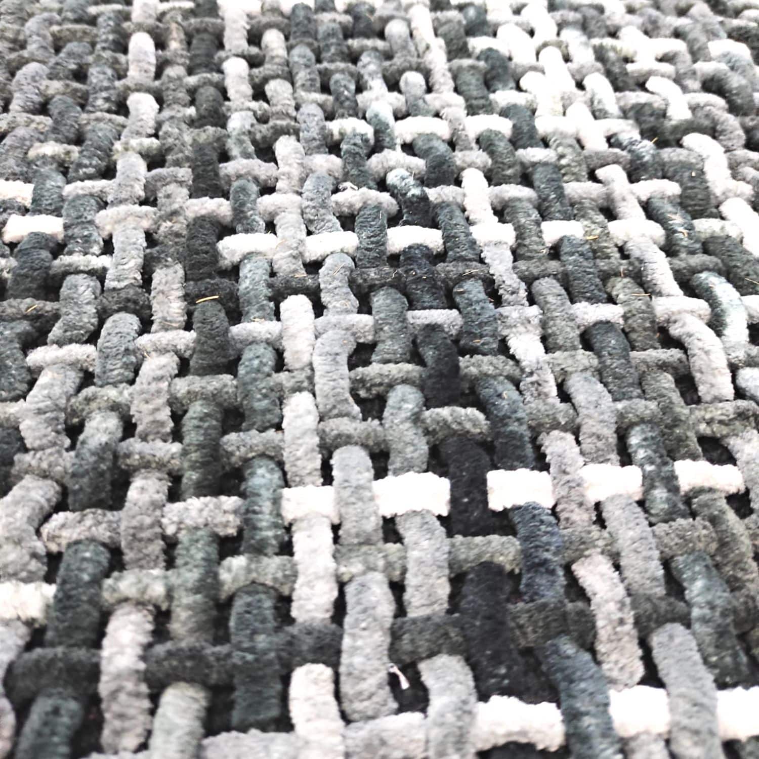 tappeto-plot-nero-bagno-intreccio-morbido-sfumato-3-colori-scendi-doccia-dettaglio